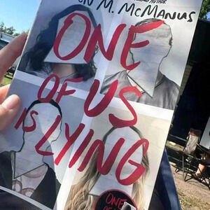 One of Us Is‎ Lying By Karen McManus